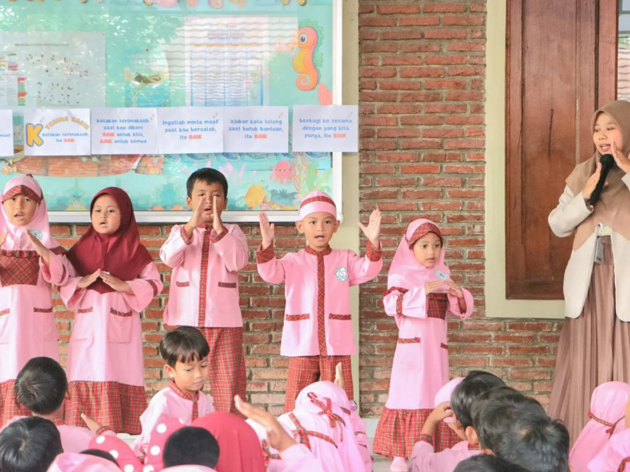 Pembiasaan Literasi Gerak dan Lagu