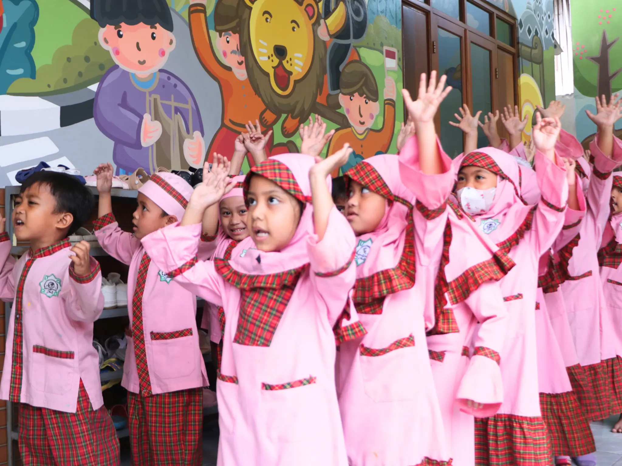 Pembiasaan Berbaris Sebelum Masuk Kelas